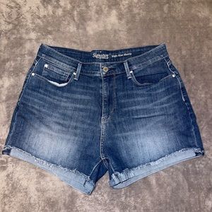 Women's Levi Jean Shorts